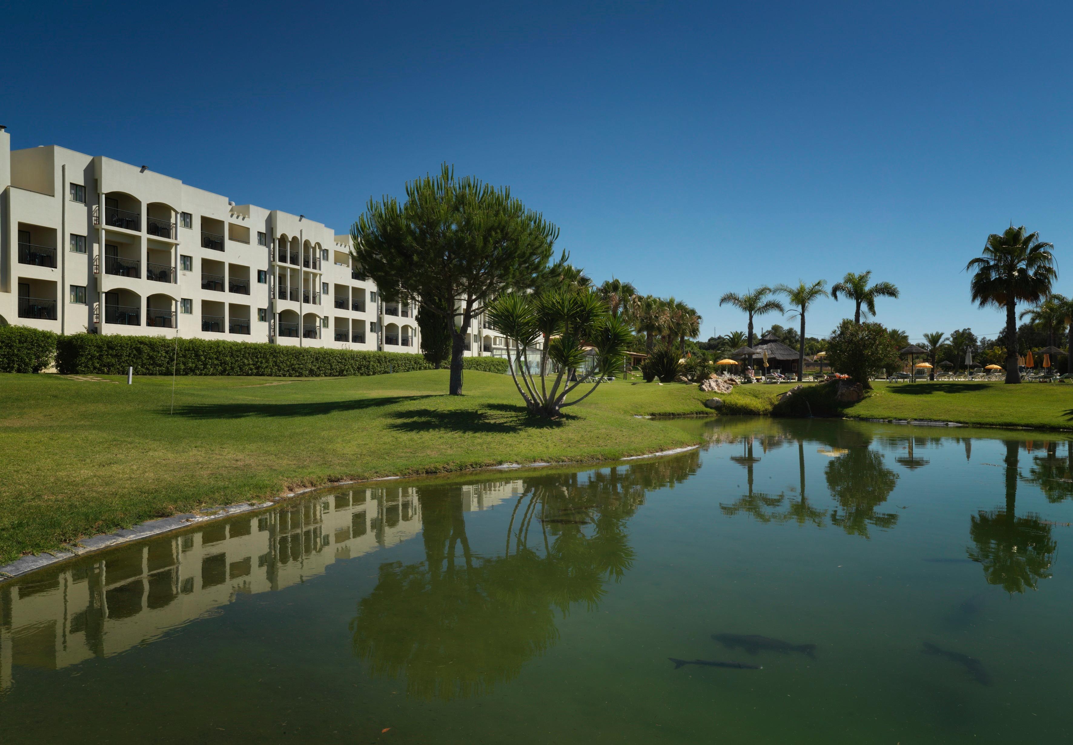Yellow Alvor Garden Exterior photo