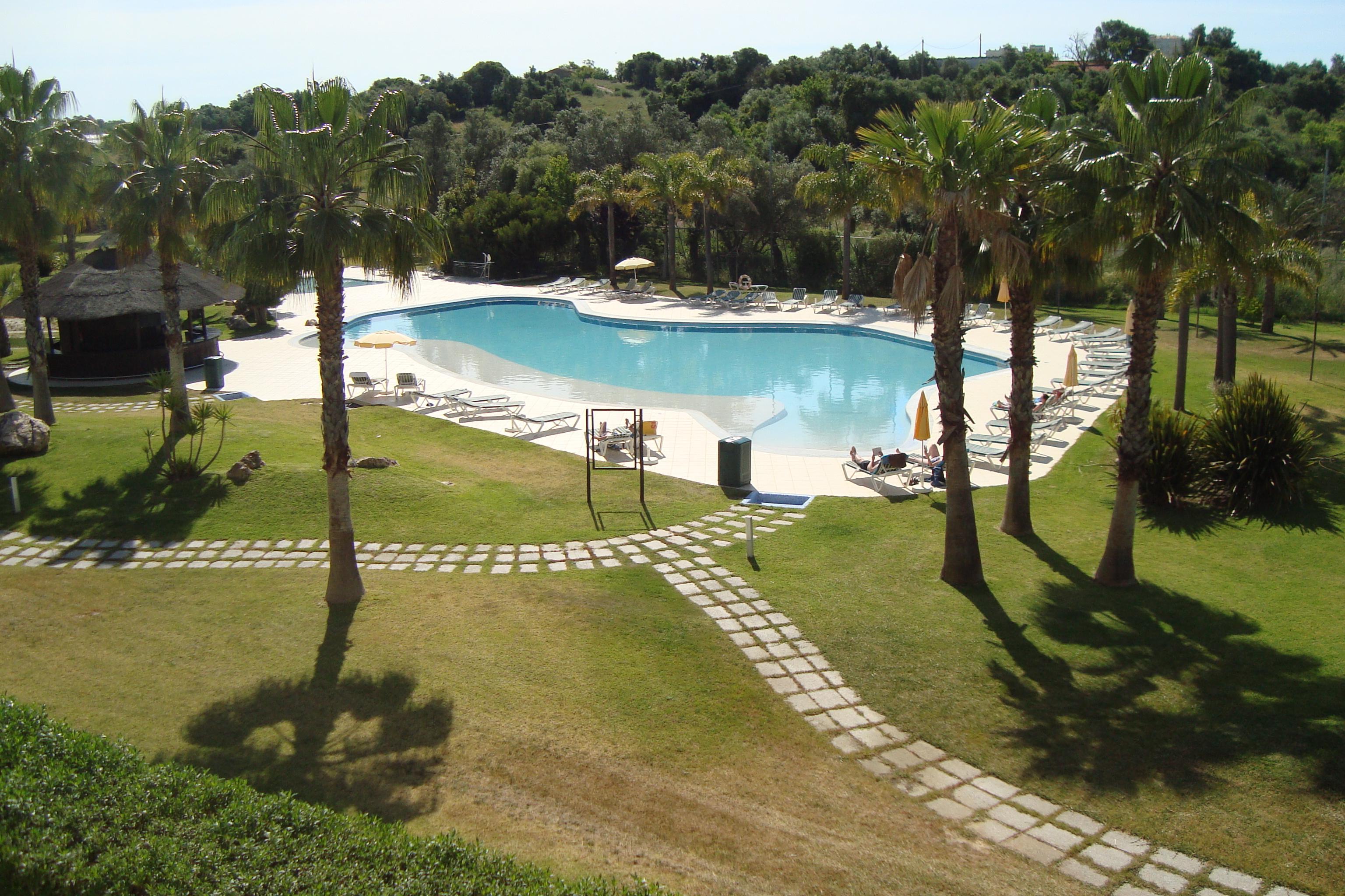 Yellow Alvor Garden Exterior photo